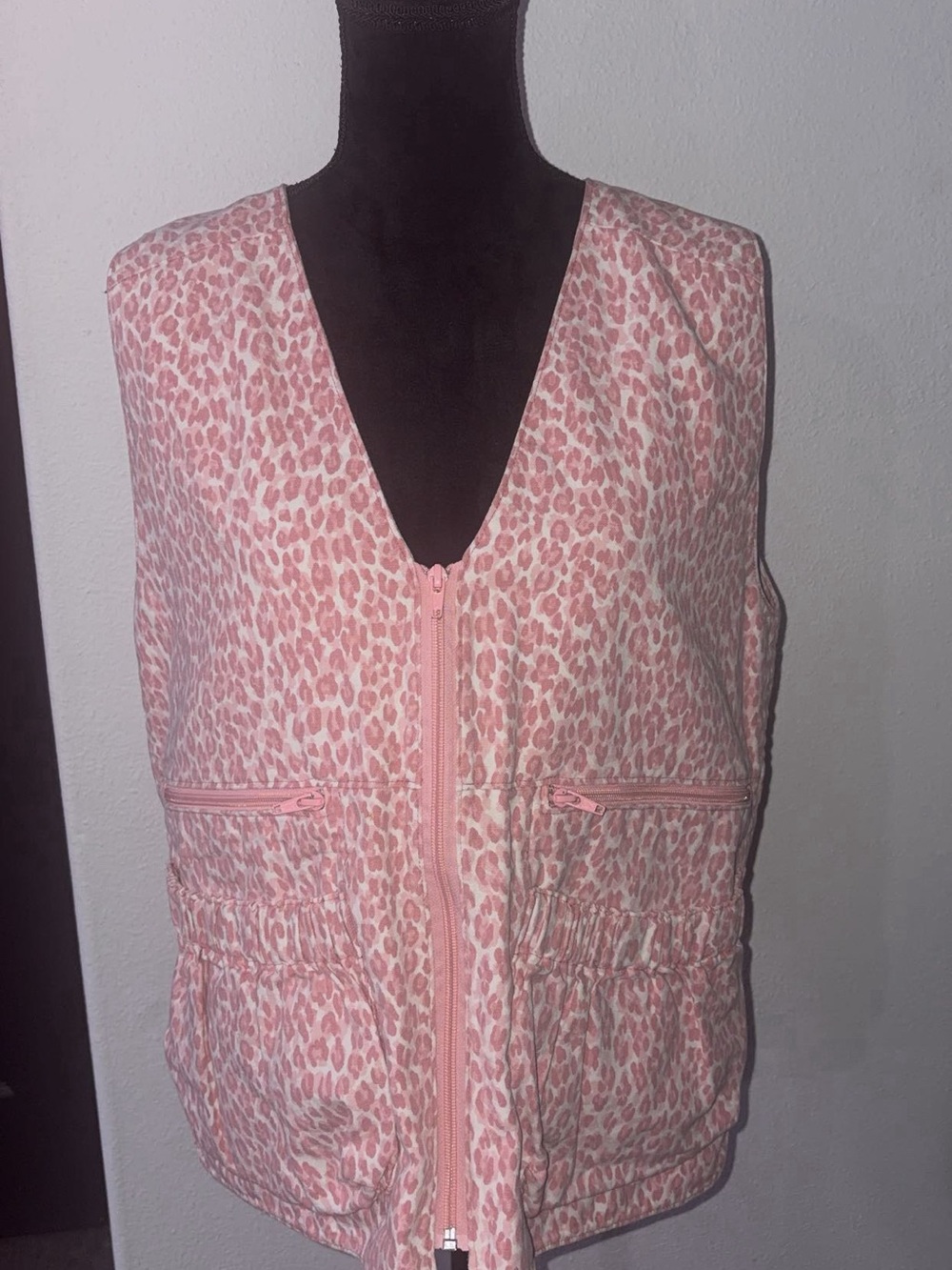 Pink Leopard Print Sleeveless Zip-Front Vest with Lots of pockets
